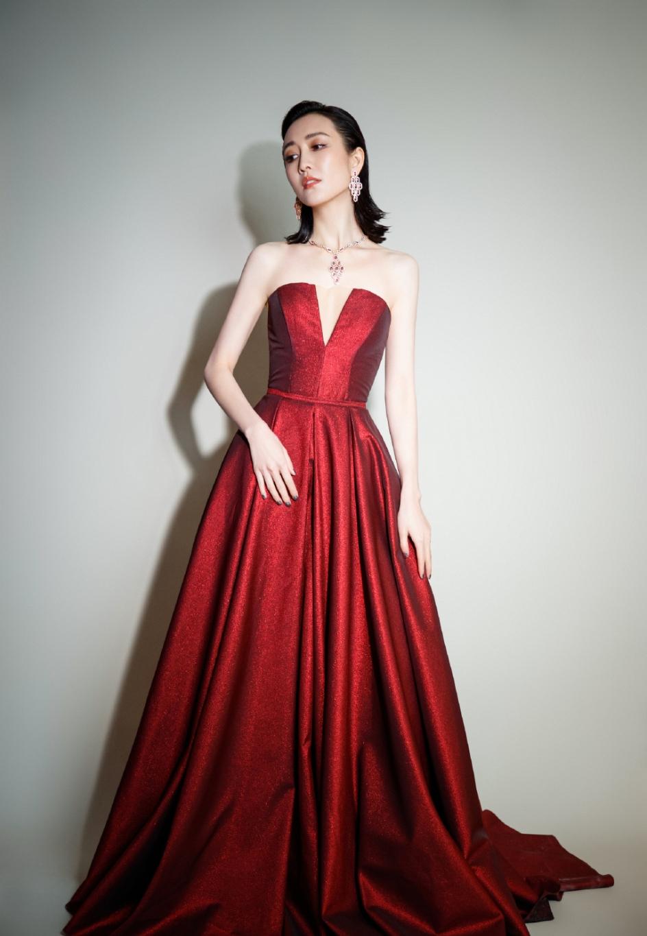 唐人街探案帅气瞬间,张钧甯唐人街探案惊艳转身