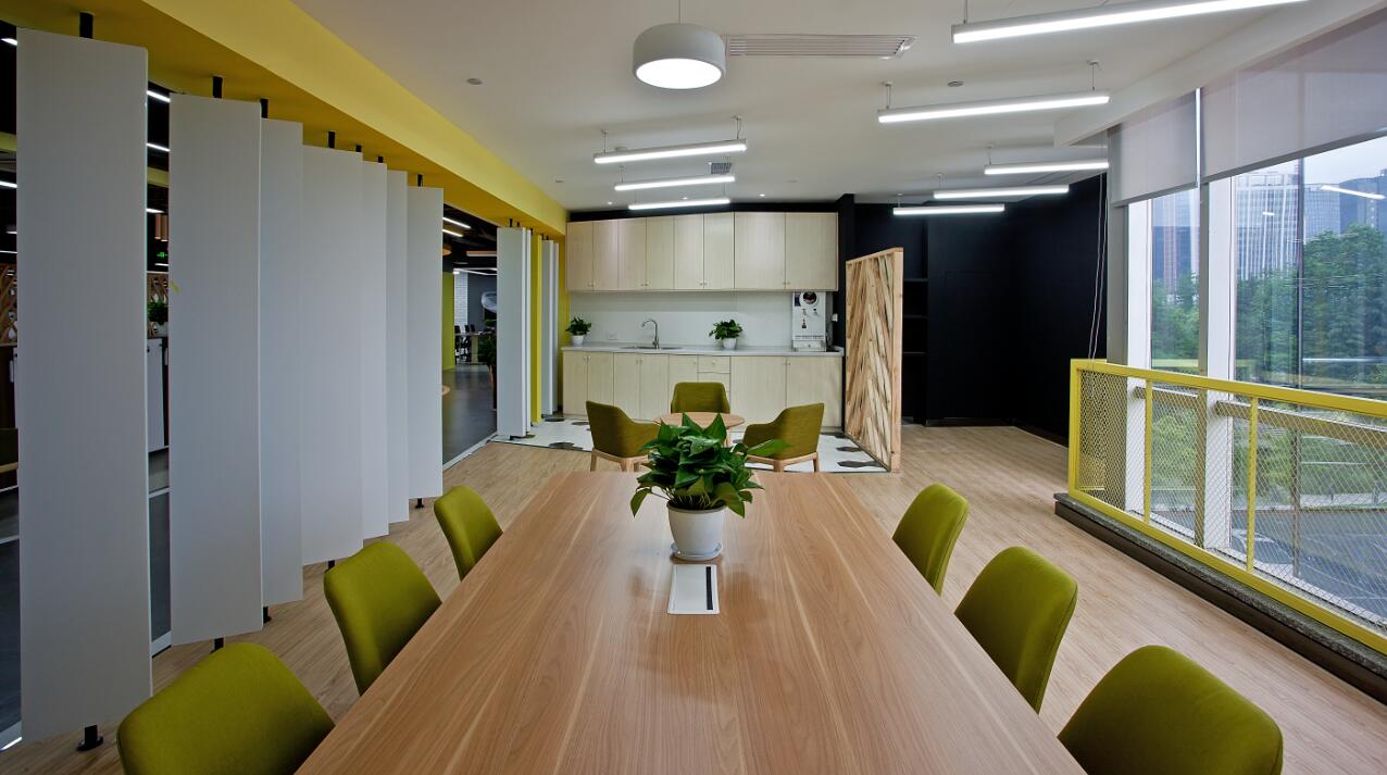 吉利汽车飞起来了,吉利汽车飞上天