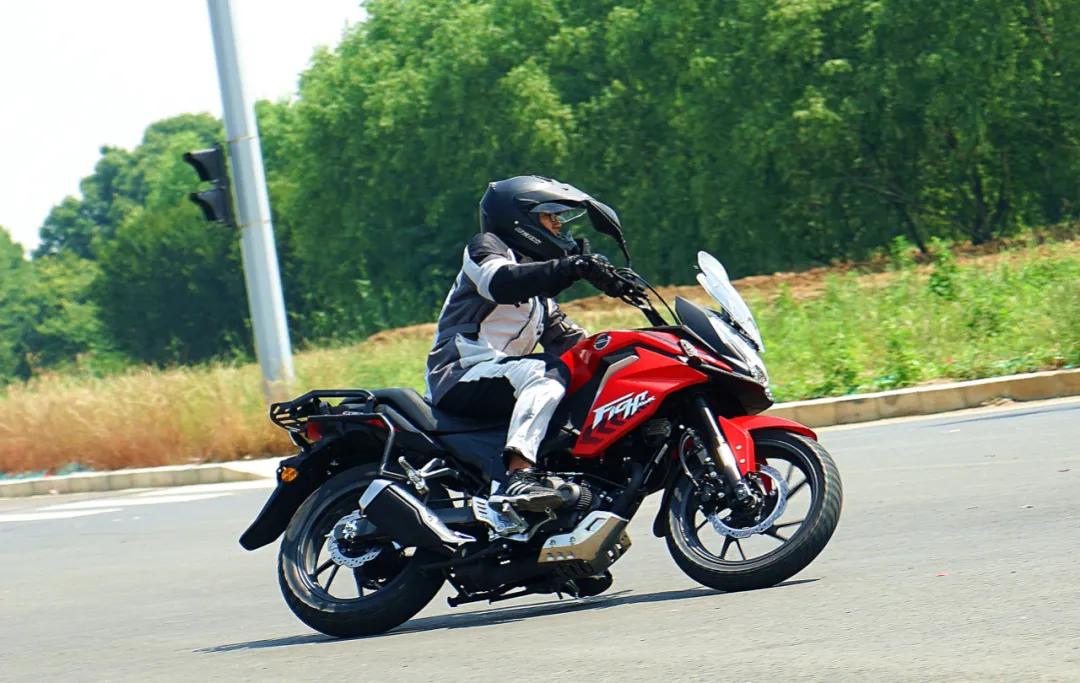 胖虎试驾：新大洲本田CBF190X终于不再是街车换壳了