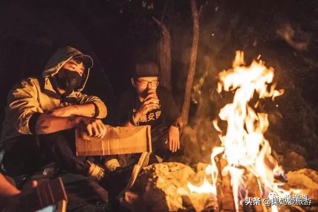 三个95后开五菱车,95后开着面包车环游世界