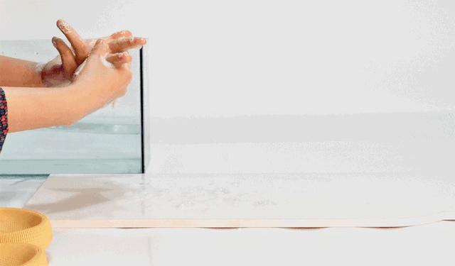 绿色踩屎感软底拖鞋,踩屎感拖鞋和普通拖鞋对比