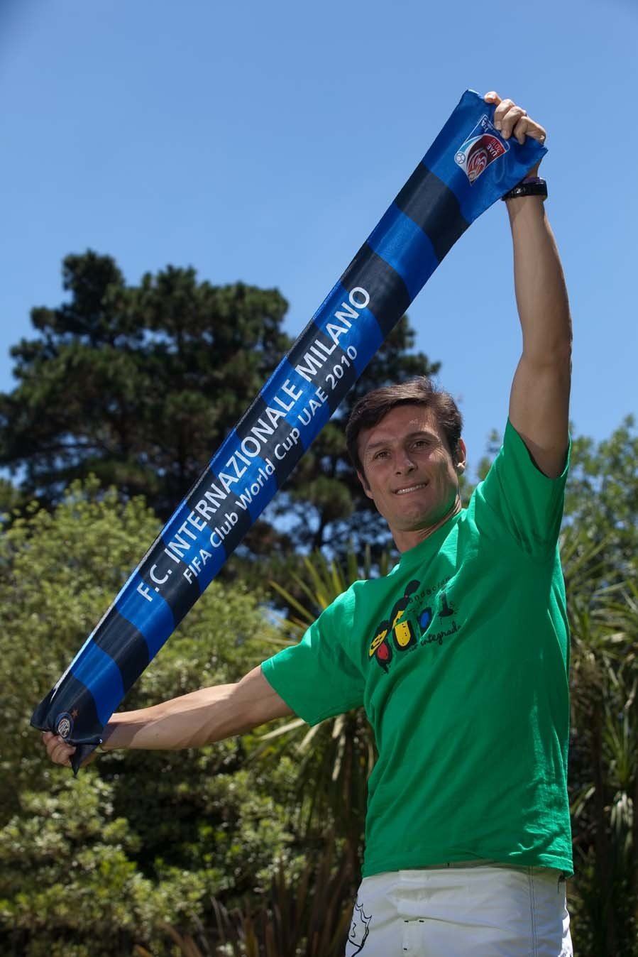 国际米兰球星萨内蒂图片,国米欧冠萨内蒂图文