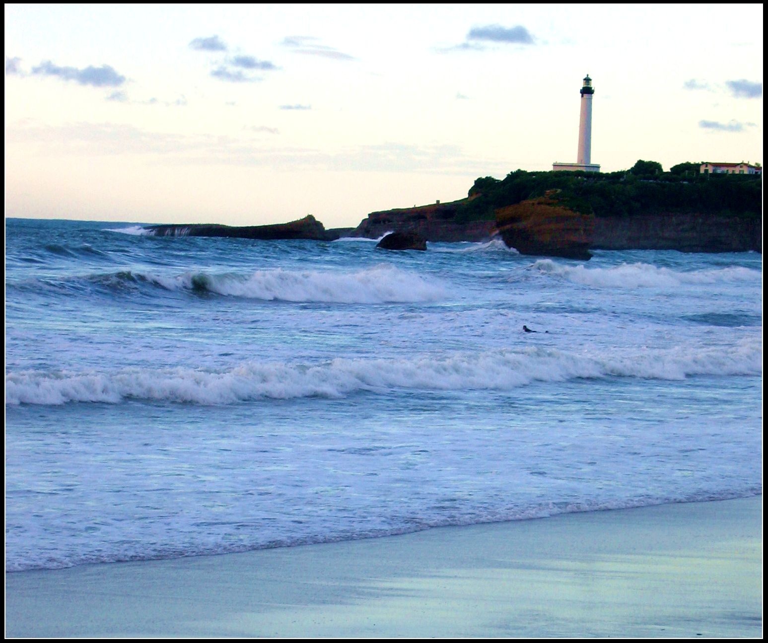 冷艳的热切—爱马仕·大地与香奈儿之水·比亚利兹