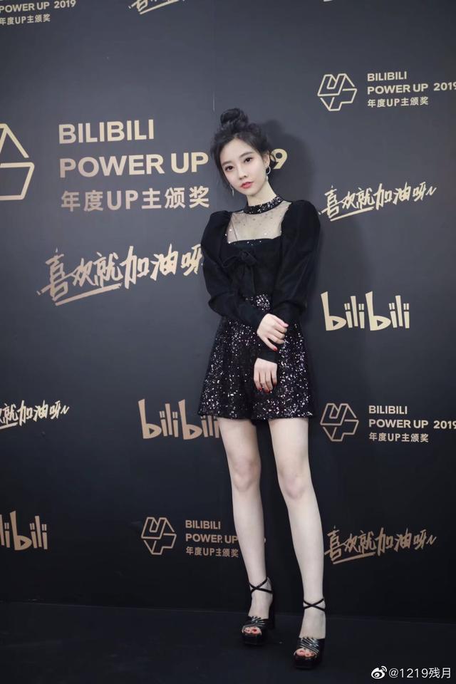 冯提莫张韶涵淋着雨一直走,冯提莫和张韶涵现状