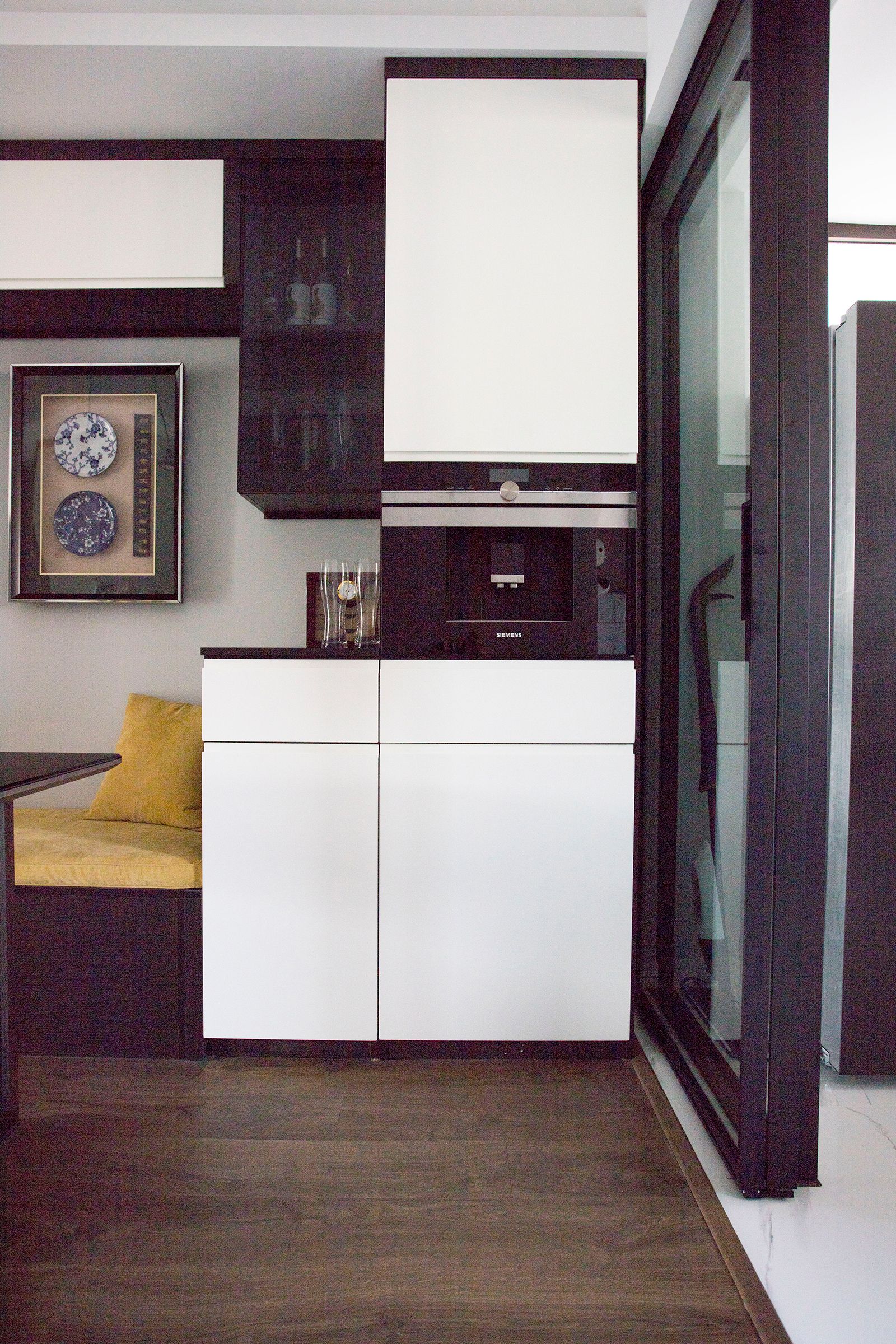 103㎡收纳满分，电动窗帘、上轨道移门和阳台吧台让家一键变高级