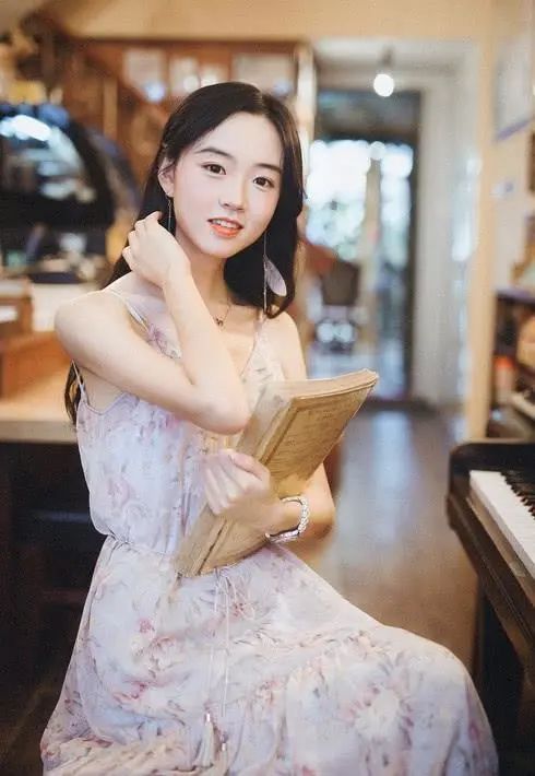 瑜伽减手臂拜拜肉最有效的动作,瑜伽中哪个体式可以改善内脏下垂