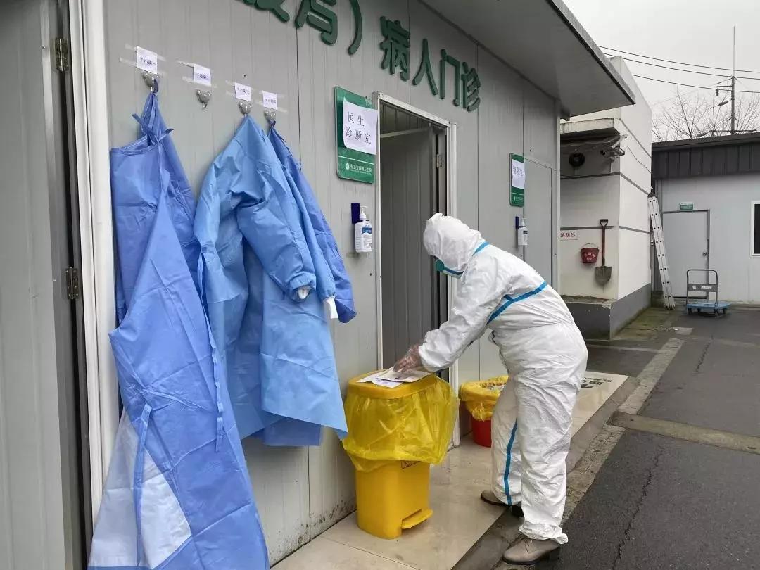 疫情期间向医护人员致敬的话语,致敬医护人员文案短句干净可爱