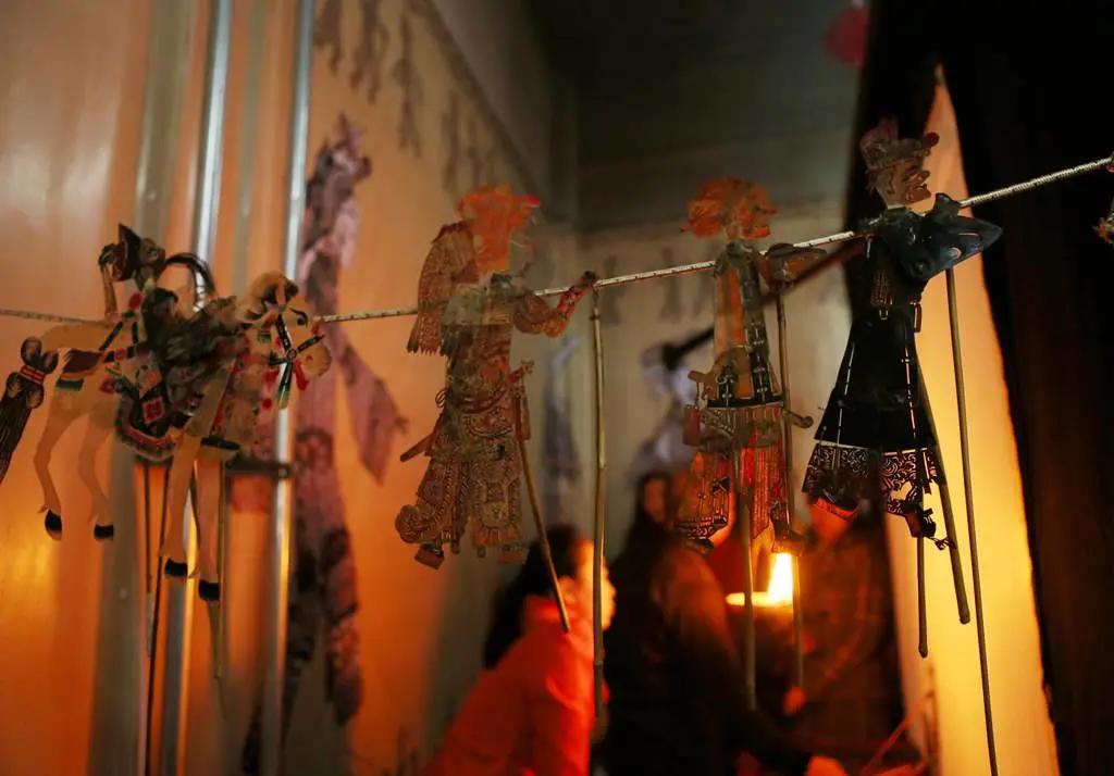 行孝仗义的意思,行孝重义