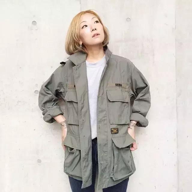 今天余文乐老师要为你们上一堂军装搭配课，答应我要好好学习哟！