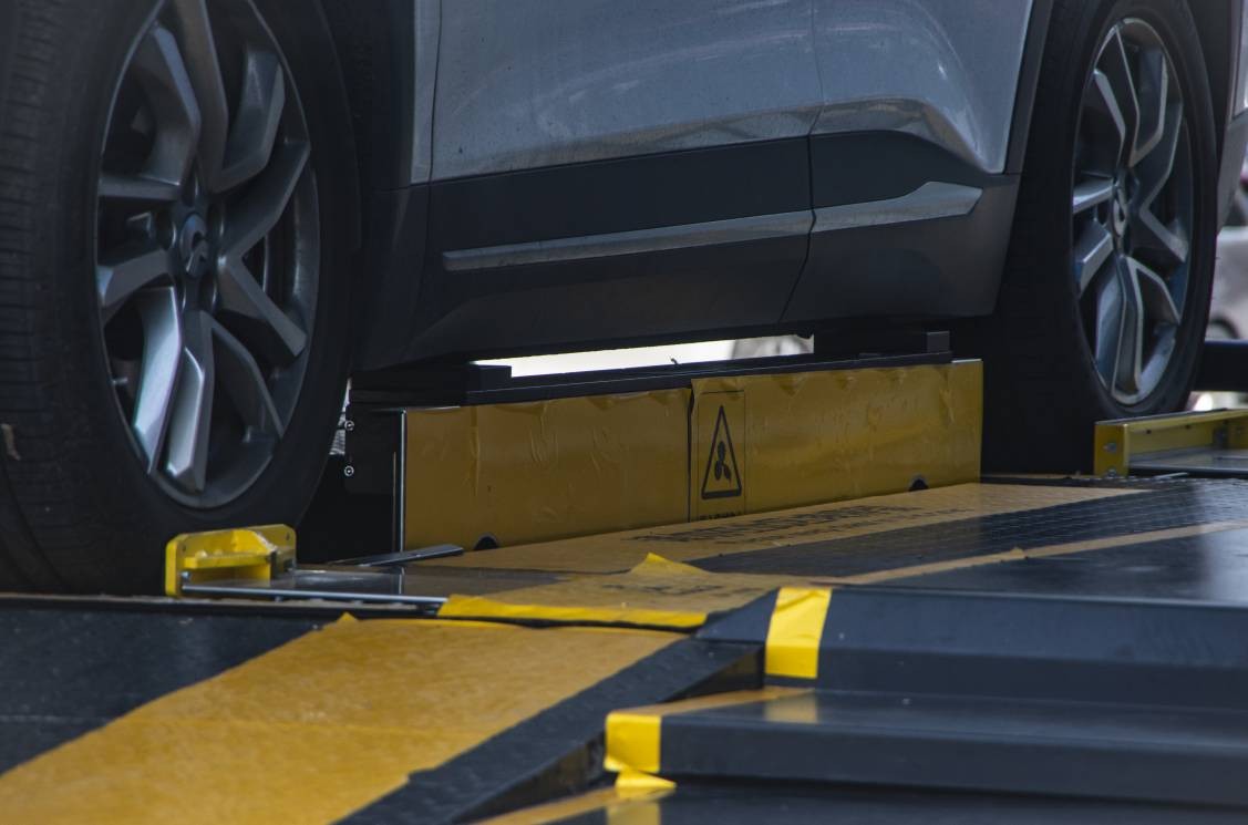 蔚来es8深度免费体验者,蔚来es8官方2023升级方案体验