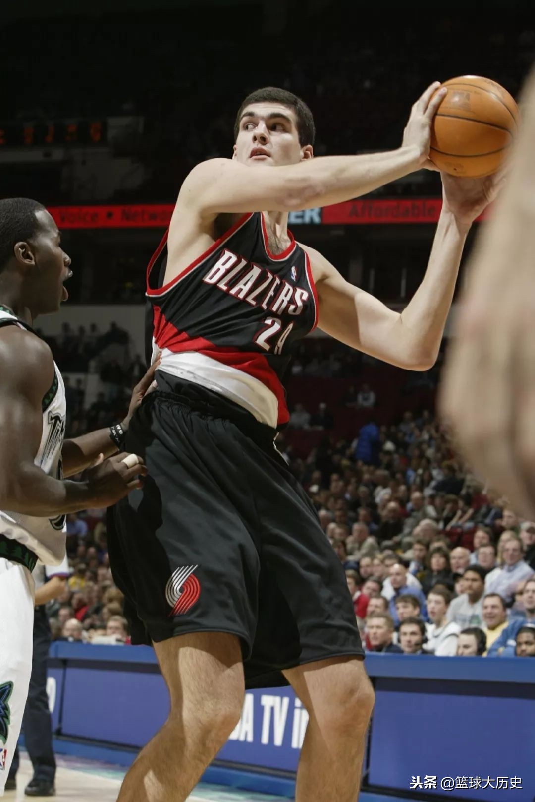 盘点NBA历史上的五大巨人！2米26的大姚只能排第五？