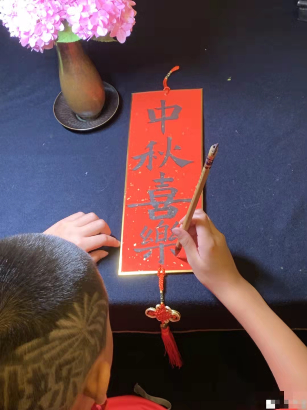 赵文卓夫妇为小女儿庆5岁生日,赵文卓大女儿晒照庆14岁生日