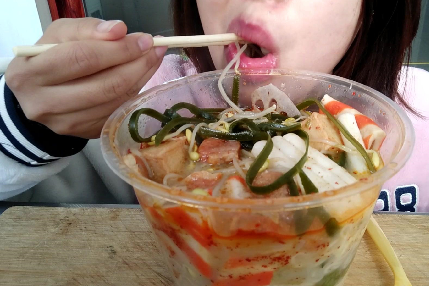 零下十几度的天气,孕妇却把窗户都打开,丈夫得知原因鼻头泛酸