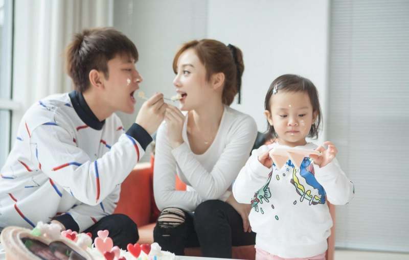 甜馨已经被改名字了么,甜馨改姓了吗