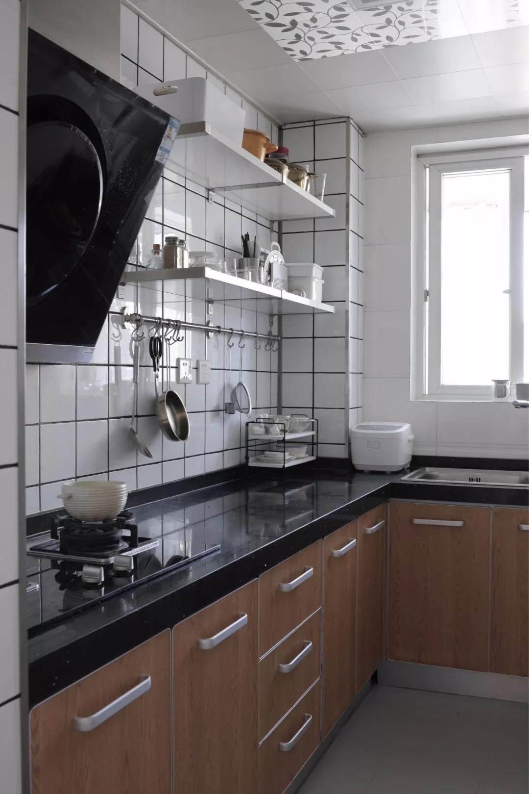 厨房台面什么颜色耐用好看,厨房台面哪种材料最耐脏