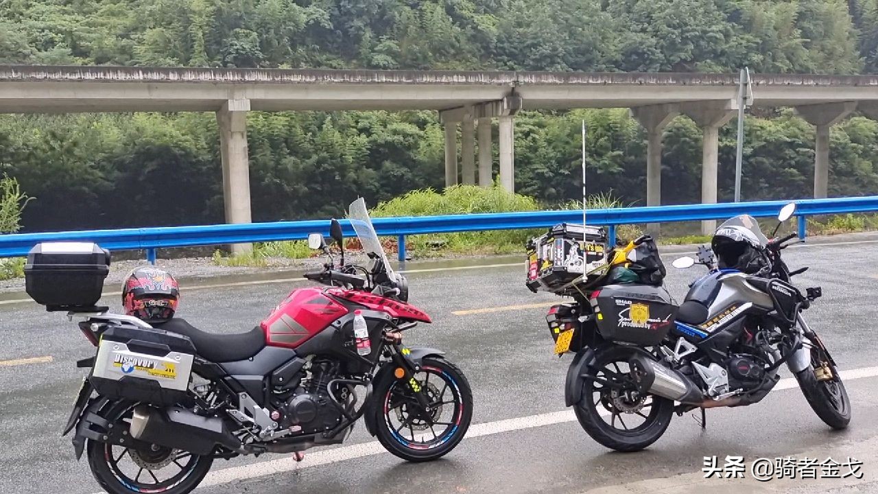 豪爵dl150和豪爵铃木dl250怎么选,豪爵tr300和铃木dl250哪个质量好