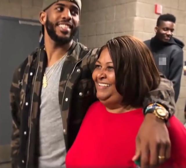 保罗回忆首次领到工资：买了只表都看不清几点，因为上面全是钻石