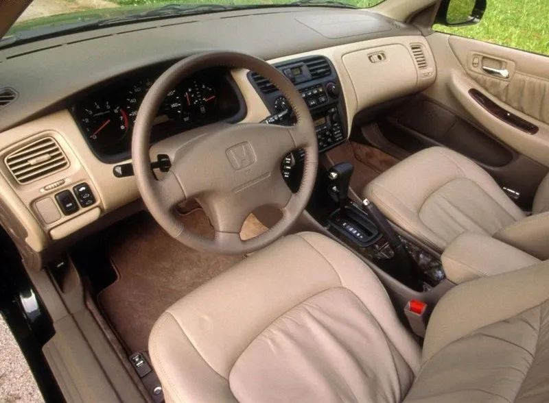 十代半代雅阁推荐哪款,十代雅阁哪一款比较好