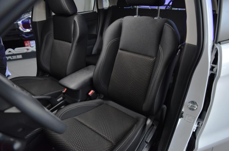 三菱劲炫手动挡1.6l新车多少钱,17年二手劲炫1.6l手动挡