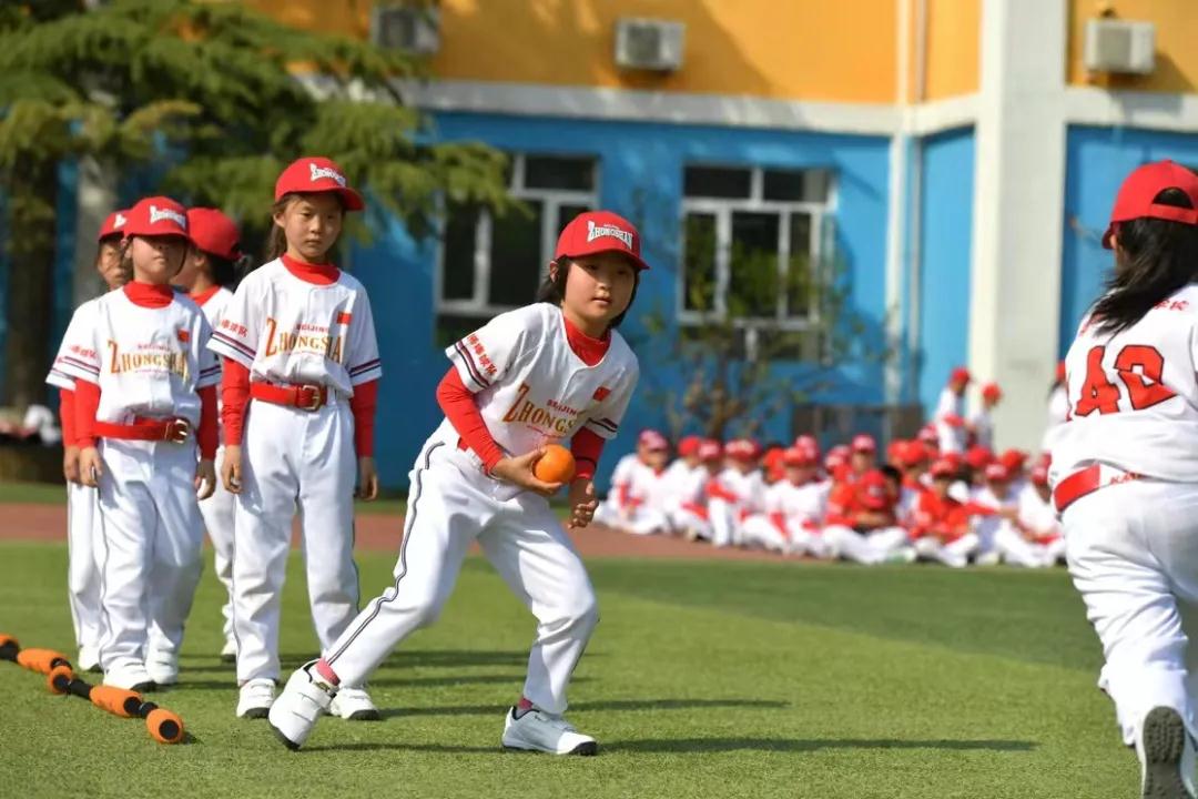 一百多人体育节开场,体育1000人活动