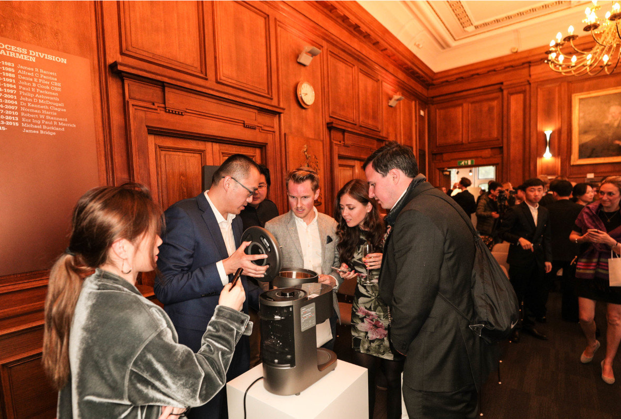 中国焖米饭震惊外国人,中国电饭煲蒸汽锅