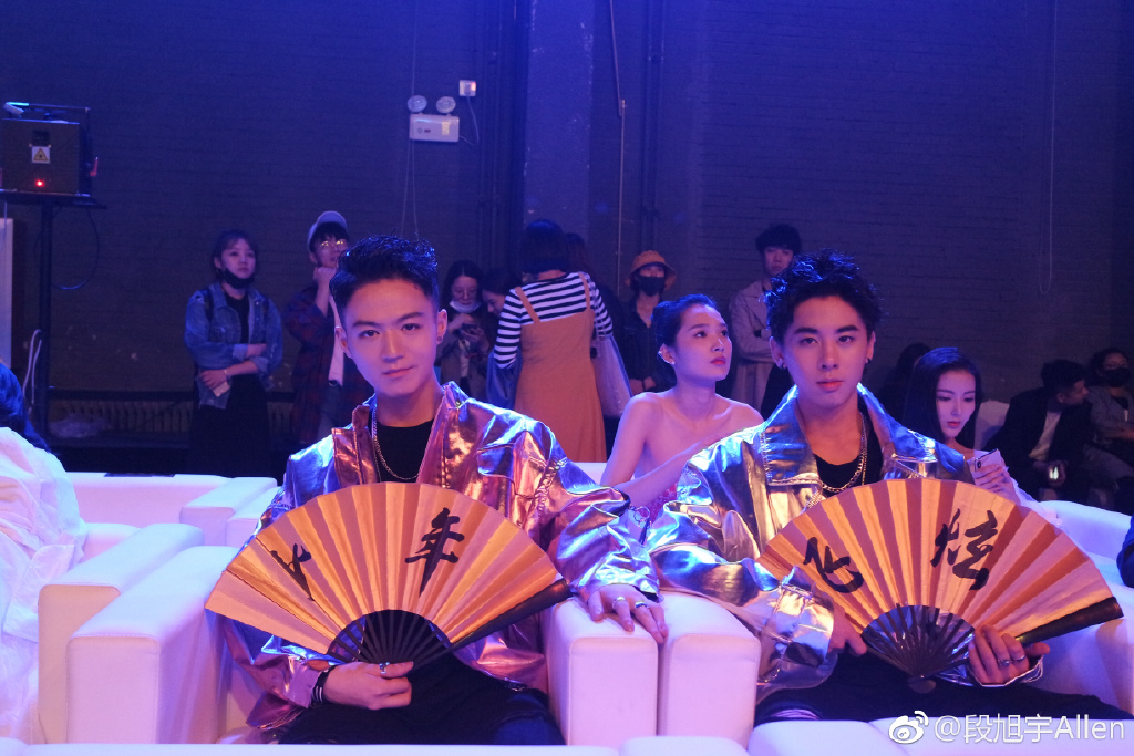 鏄撶儕鍗冪幒鐜嬭仾,鏄撶儕鍗冪幒鍜岀帇鎬濊仾鍚堢収