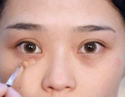 怎么画眼妆才不显脏,想学画眼妆今年最流行的眼妆