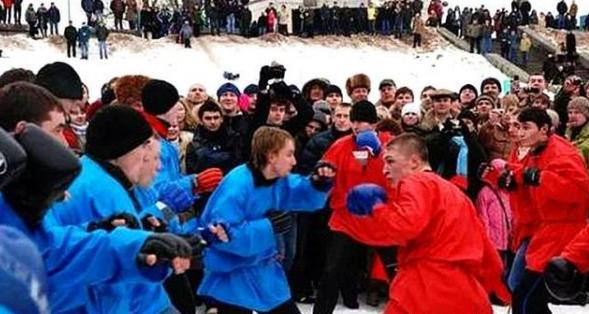 俄罗斯少年青年格斗赛,俄罗斯足球比赛几百人打几千人