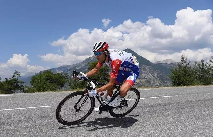 电动自行车鞍座高度标准,鞍座前后离地高度多少以内合适