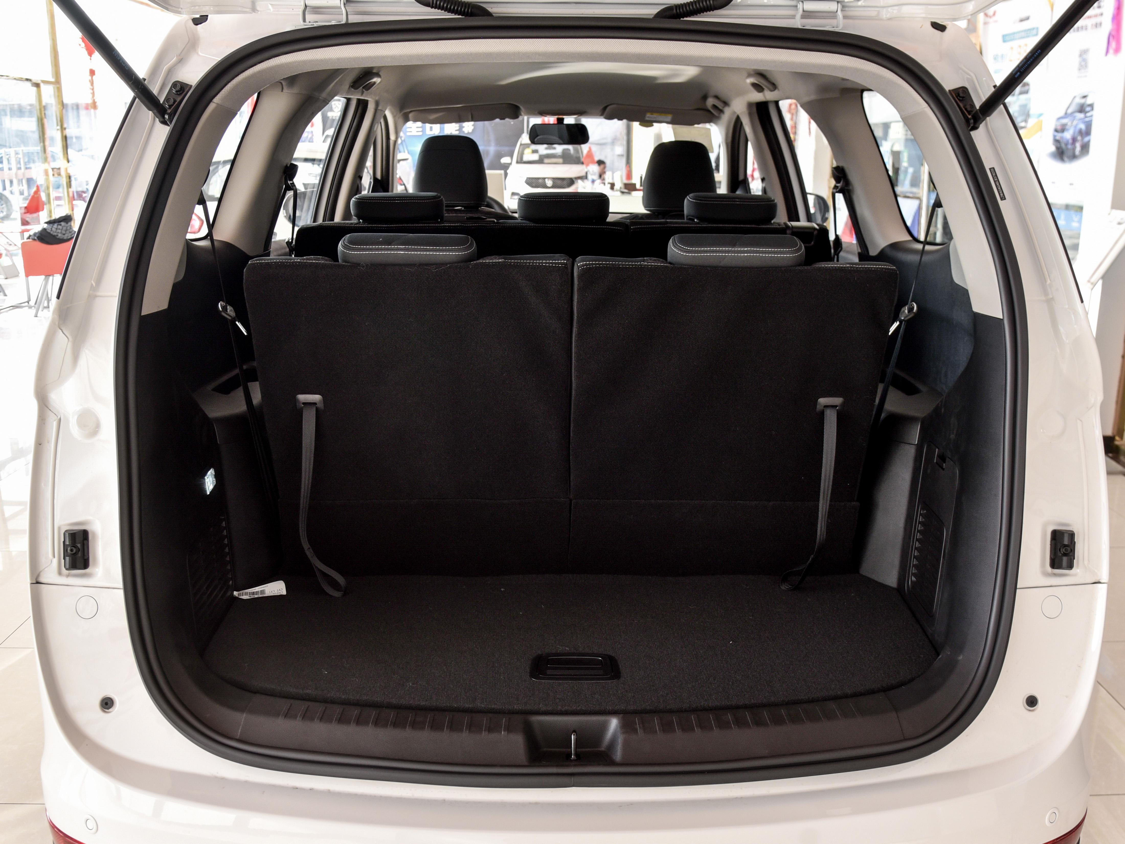 10万左右的大空间自动挡汽车,七座商务车10-15万宝骏730