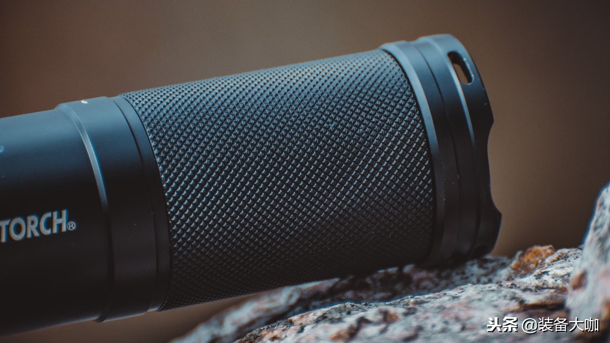 纳丽德圣火30手电筒适合户外吗,纳丽德圣火10手电筒怎么样