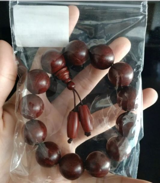 小叶紫檀有点开裂怎么办,小叶紫檀开裂用紫光灯可以看出吗