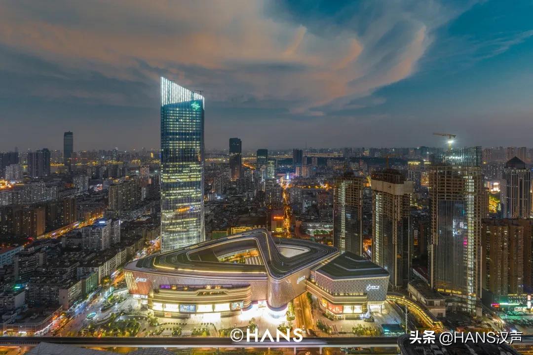 LV、DIOR、CELINE、LOEWE……武汉恒隆大牌全开，景甜都来逛