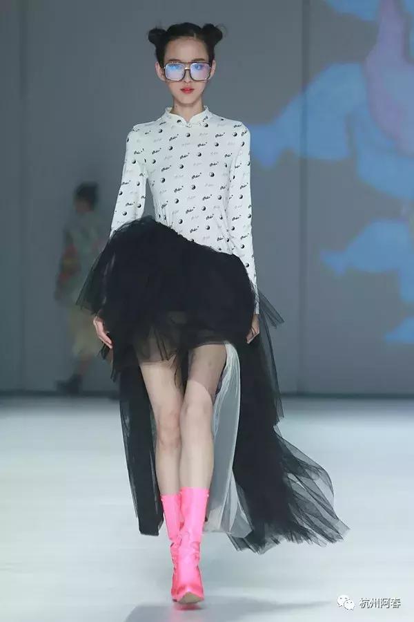 2019广东时装周-秋季：活出新世相·木果果木2020春夏新品发布会