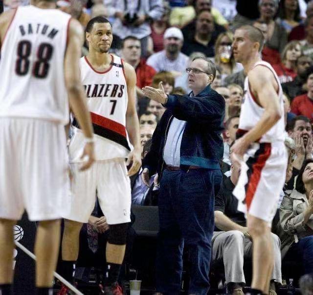 比尔盖茨创造微软的艰辛过程,微软创始人比尔盖茨简介