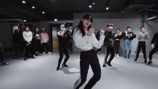 副业赚钱排行榜女生最新,女生适合做什么副业最赚钱