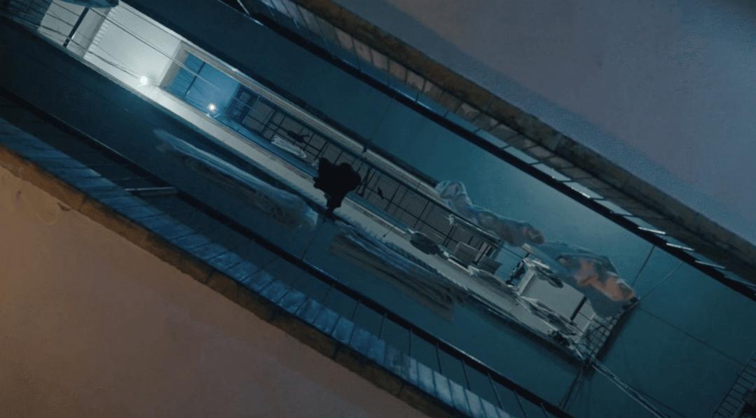 向对面出租屋射了一箭：80后妈妈王莹在城中村的实验艺术