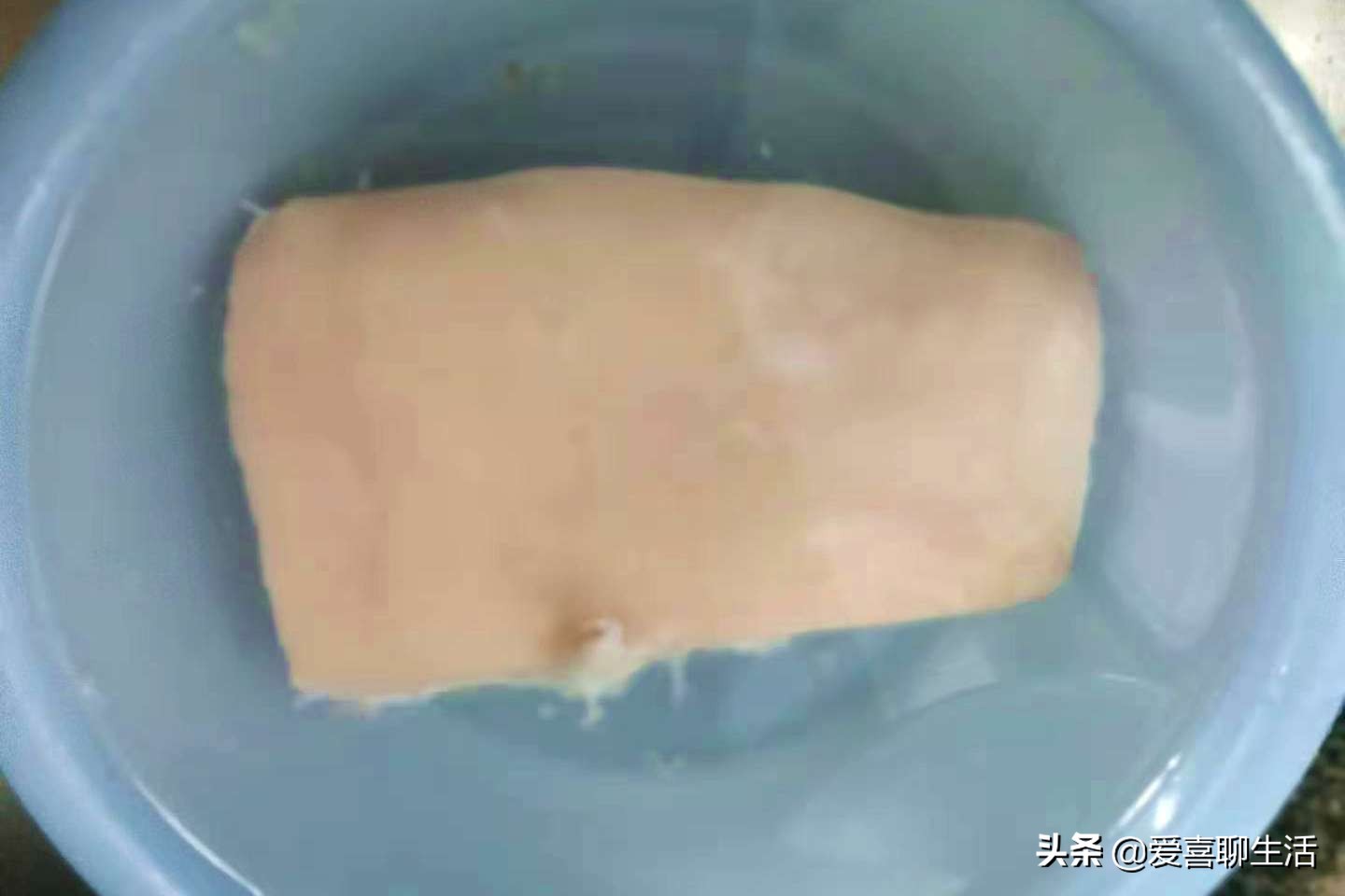 腌腊肉多数人错了，多做这几步，腊肉咸香入味肉质紧致，来看步骤