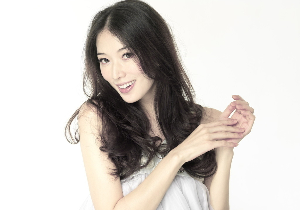 再年轻的脸也挡不住“奶奶”手，隐藏年龄的秘密，全靠这一只