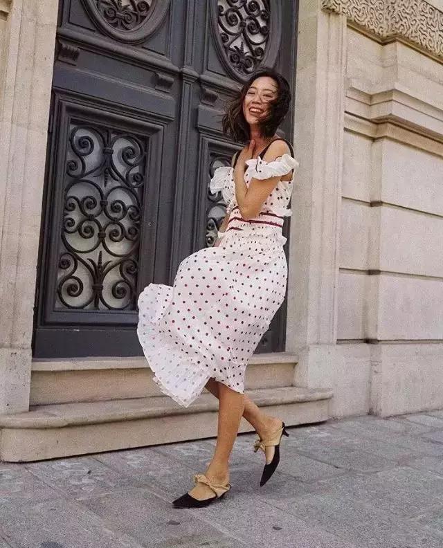 泫雅、迪丽热巴、关晓彤的印花裙，谁的品味更好？