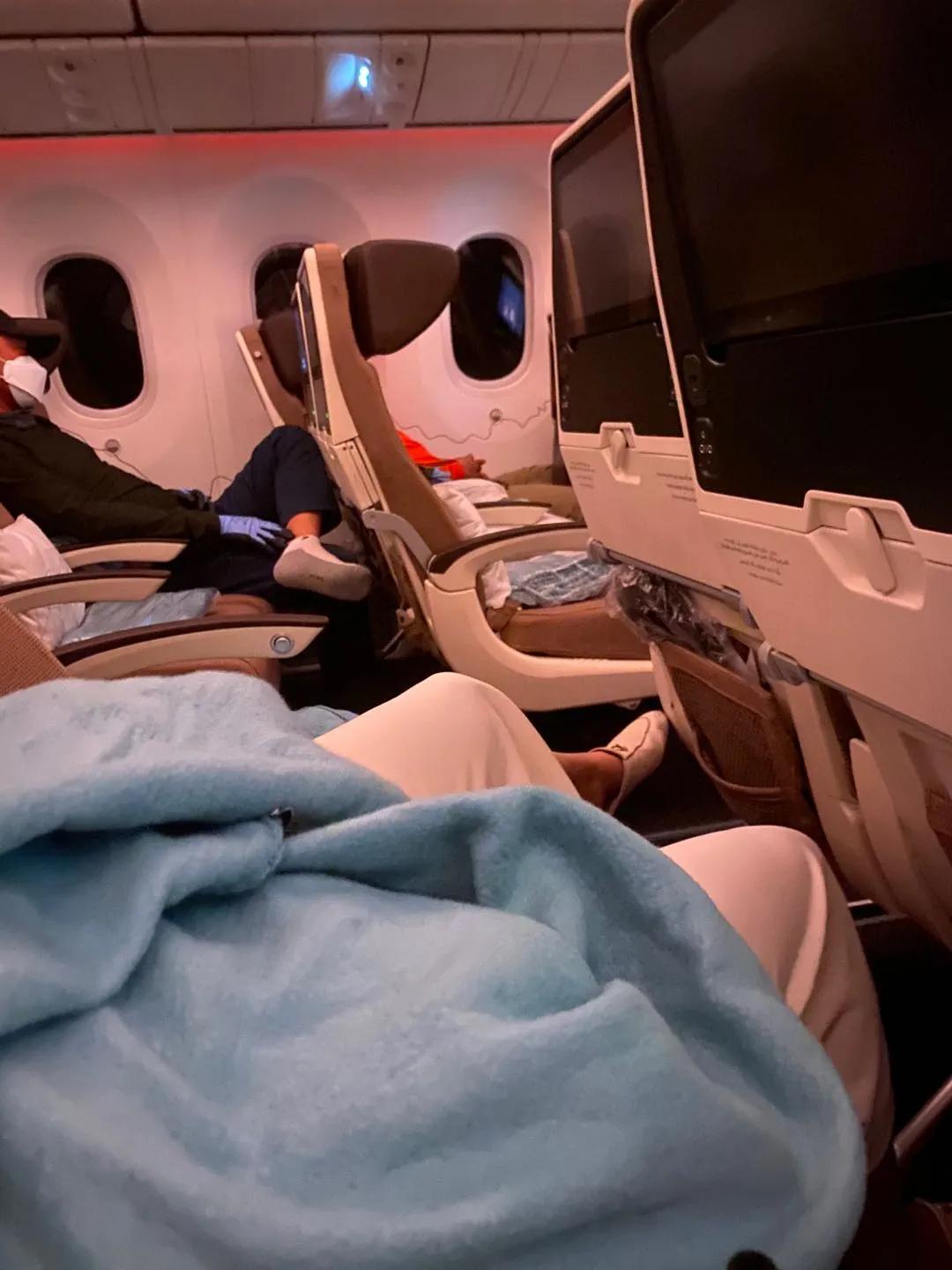 回不去的家，病在异乡，6岁女儿说，妈妈我来找你，把你带回家|困在土豪城迪拜的中国人