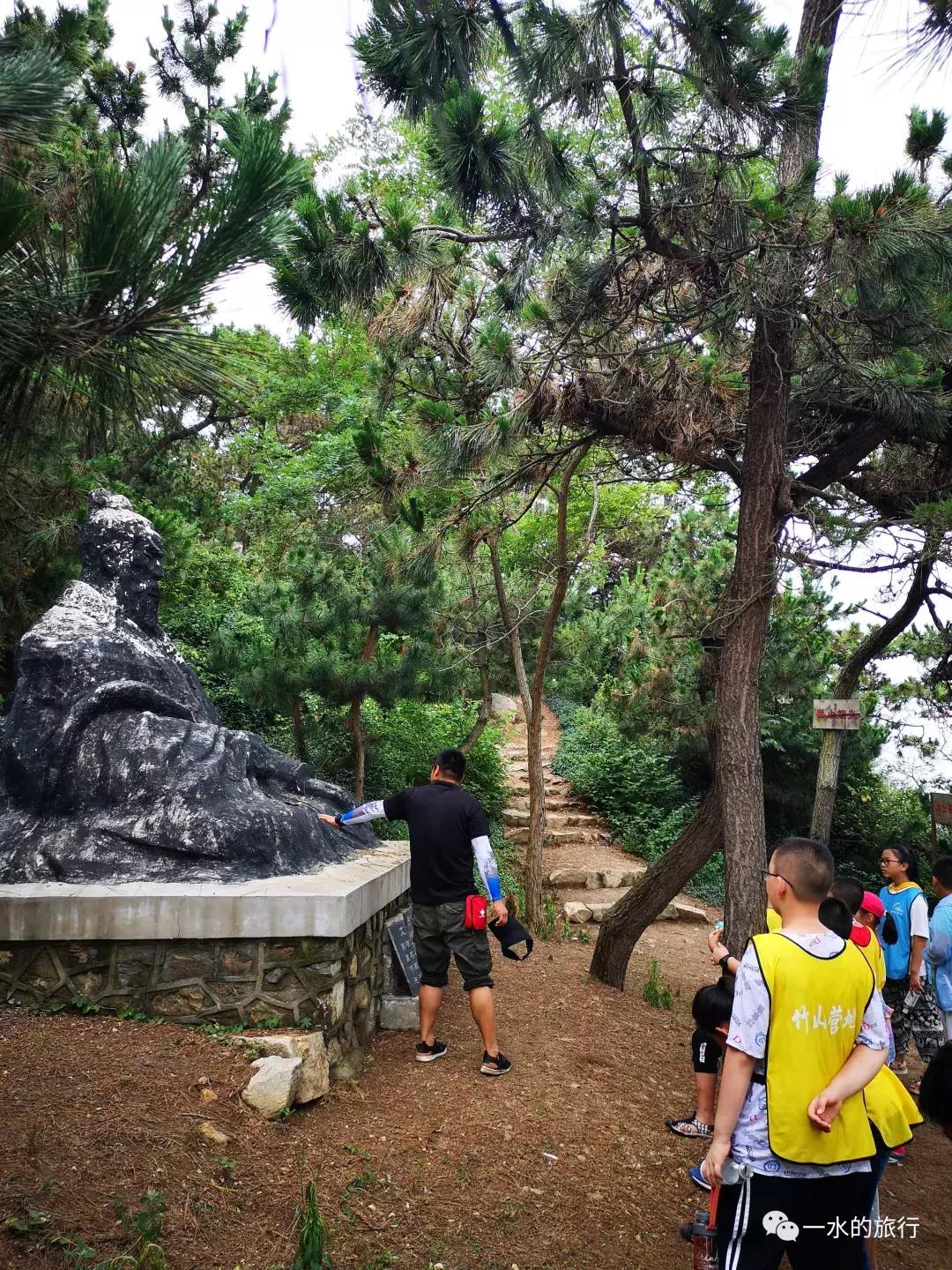 这座海中小岛与秦始皇有关，去的人很少，原生态未开发