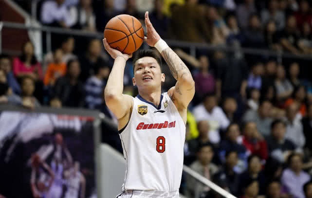 广东宏远在国家队为队友出头,广东宏远男篮拿过几次cba冠军