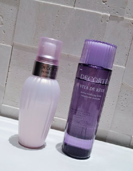 秋冬痘肌要用什么水乳,油痘肌用什么水乳改善痘痘