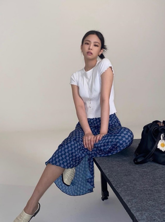 jennie粉墨写真,jennie穿搭小香风照片