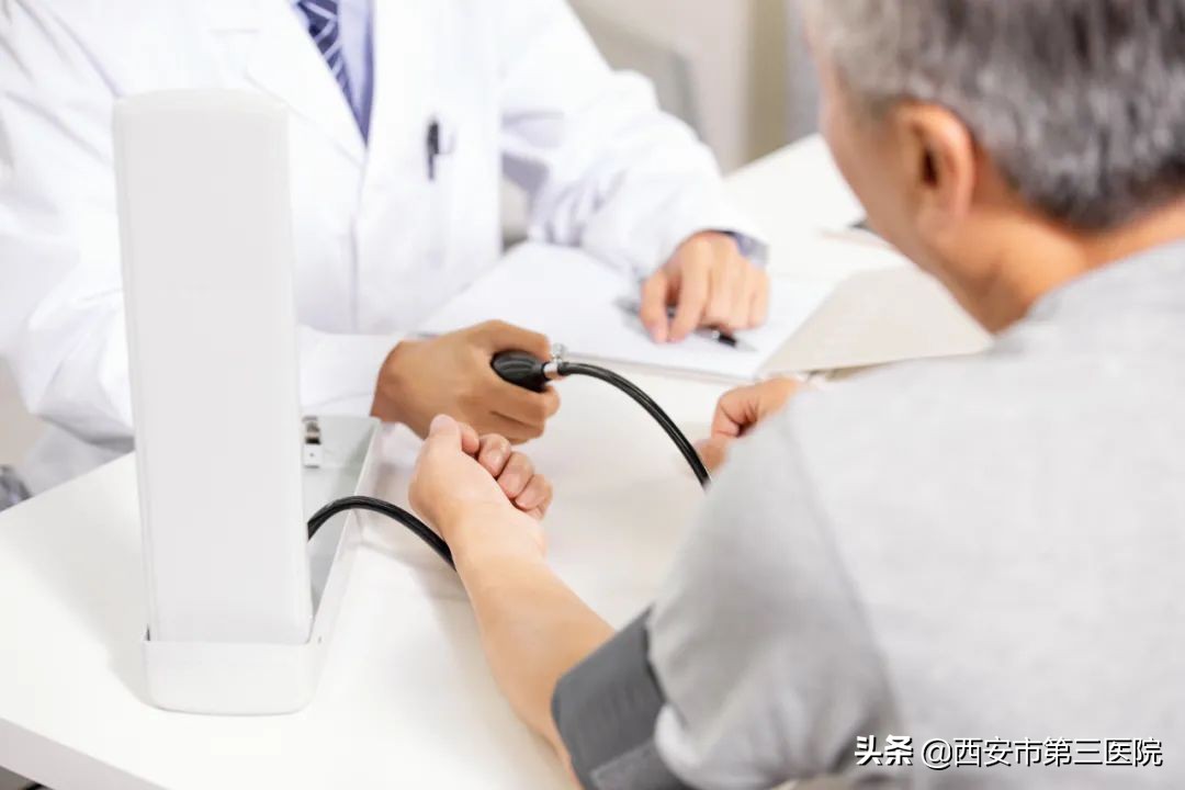 高血压为什么下午4点到7点会升,双心门诊的医生靠谱吗