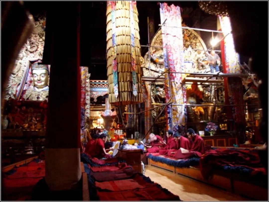 大昭寺刷金佛全过程,大昭寺可以给佛像涂金吗