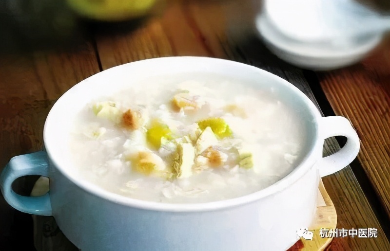 「周末食疗」快点开,了解这颗“千年仙草”—石斛到底该怎么挑?怎么吃?