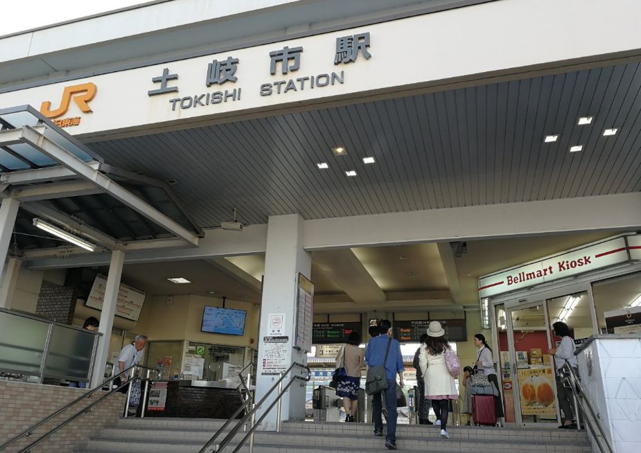 “碰瓷”日本美浓烧集市，我们最动心的却是一个木质便当盒