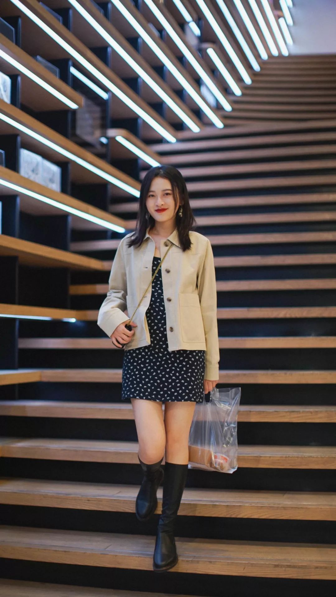 最近两个月被问得最多的衣服鞋子耳环